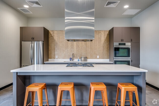 Community Kitchen - The Wit : Resort Style Living