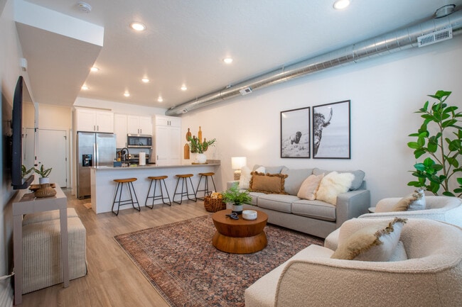 Photo - 909 Euclid Ave Unit ID1249912P