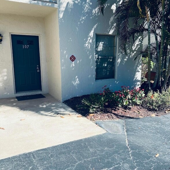 Photo - 1900 S Kanner Hwy Unit 8-107