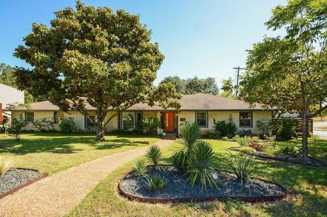 Photo - 1708 Windoak Dr