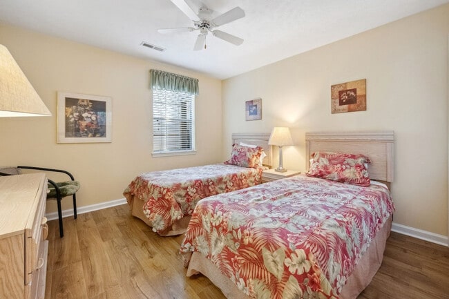 Photo - 22 Greenbriar Ave Unit SI ID1253400P