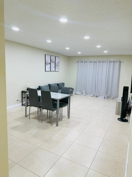 Photo - 5545 W Lakewood Cir Unit 425