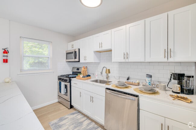 2BR, 1BA - 860SF - Kitchen - Orchard View Apartments