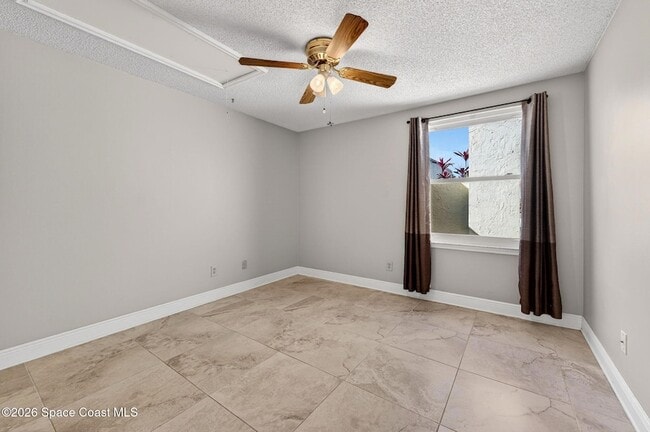 Photo - 737 Green Valley Ln