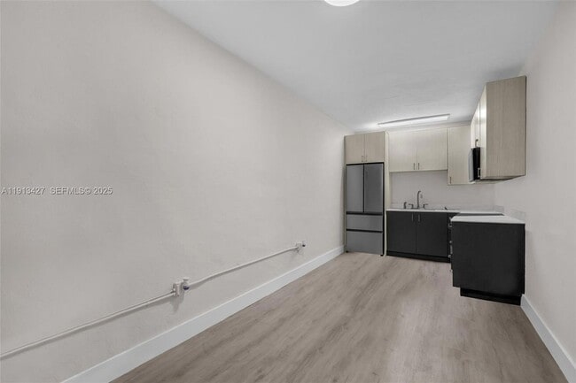 Photo - 3030 NW 16th St Unit 3