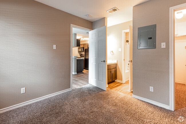 Bedroom - Summer Green Apartments