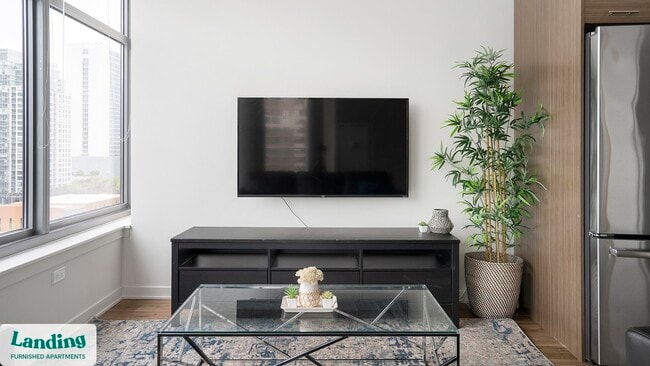 Photo - 347 W Chestnut St Unit 911.1404628