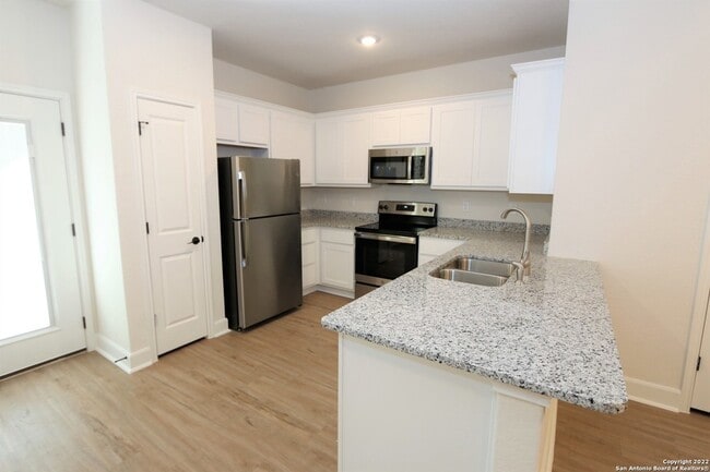 Photo - 10310 Lynwood Vlg