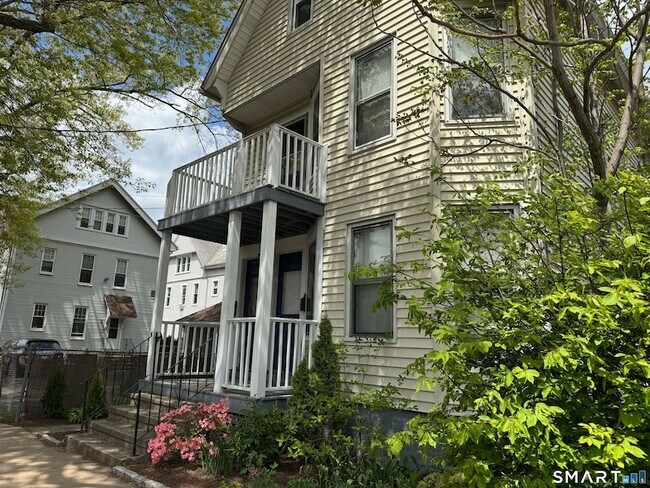 Photo - 215 Willow St Unit 1