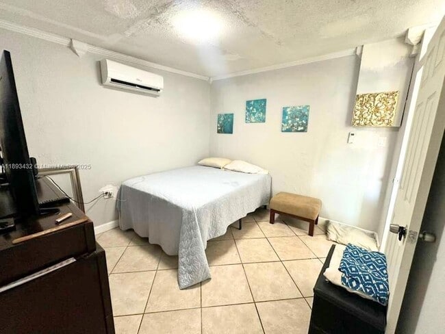 Photo - 240 NW 53rd Ct