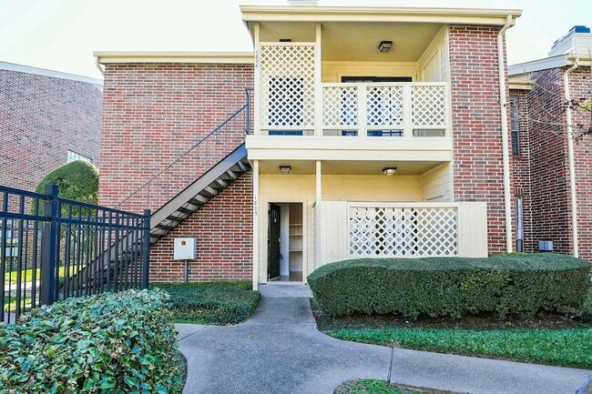 Building Photo - 2121 El Paseo St Unit 1805