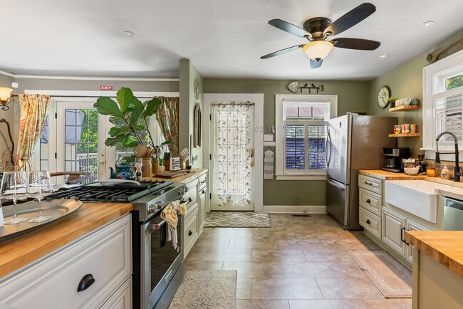 Photo - 1023 Crawford St Unit ID1225519P