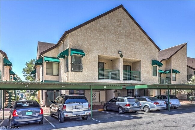 Photo - 460 Elm Dr Unit 204