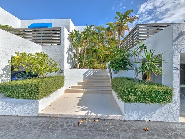 Building Photo - 744 Bayport Wy Unit 744