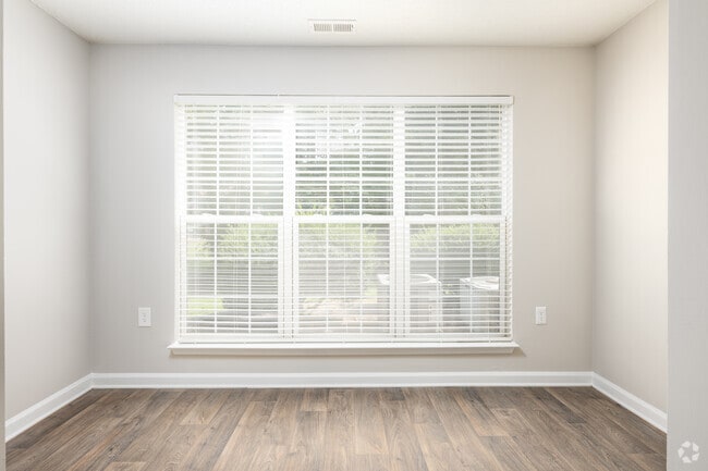 1BR, 1BA - 840SF - Office - Alamance Reserve