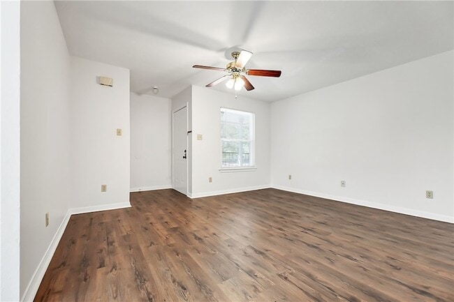 Photo - 1201 Autumn Cir Unit B