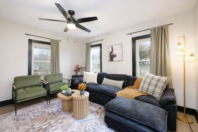 Photo - 303 E Washington St Unit SI ID1496088P