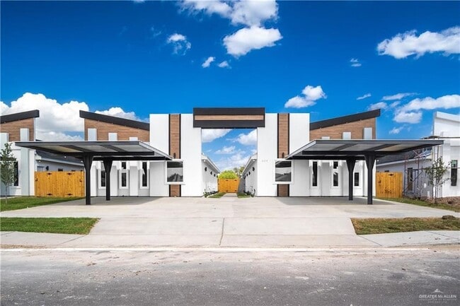 Building Photo - 608 N Onyx Ave Unit 1