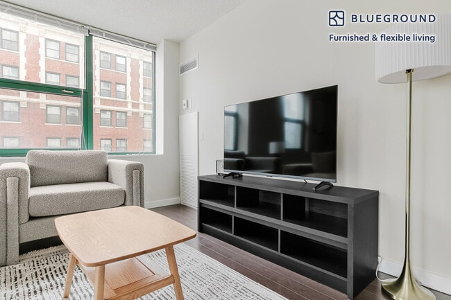 Photo - 77 W Huron St Unit SI FL10-ID1381