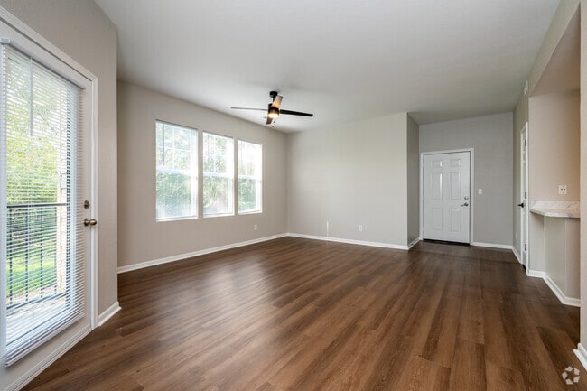 1BR, 1BA - 790SF - Alvadora