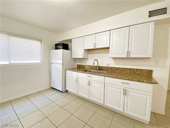 Photo - 1904 Rexford Dr Unit 2