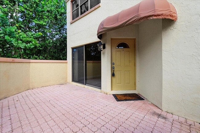 Photo - 41 Uno Lago Dr