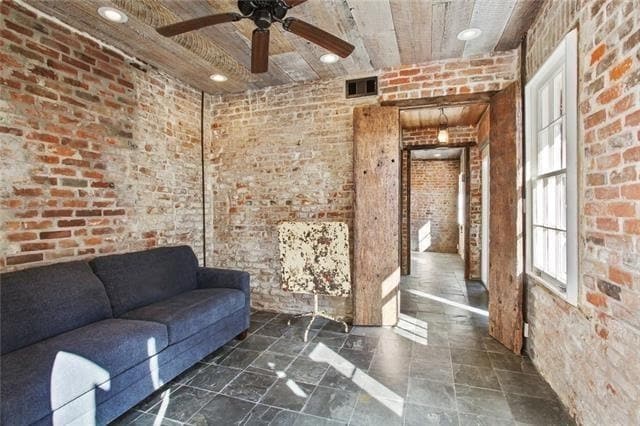 Photo - 606 Burgundy St