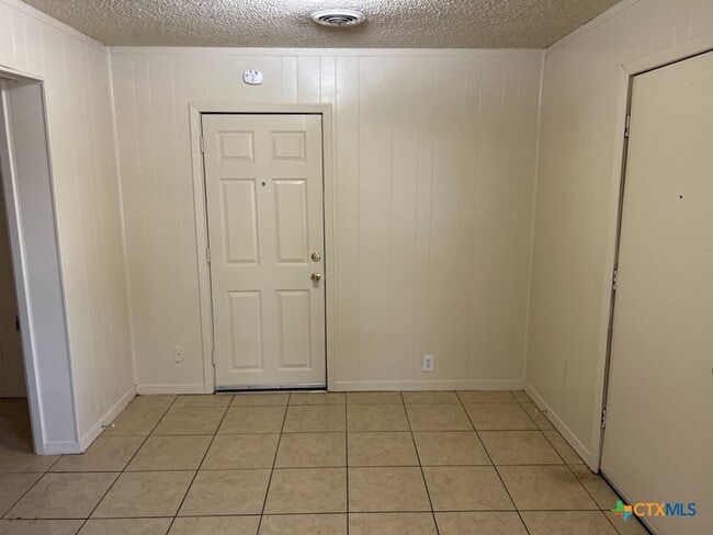 Photo - 715 Cardinal Ave