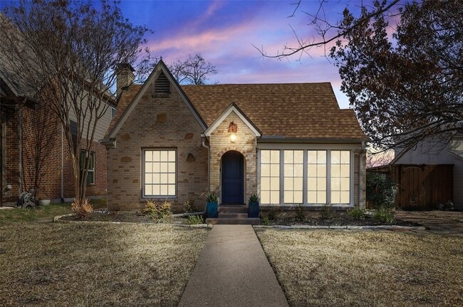 Building Photo - 7115 La Vista Dr