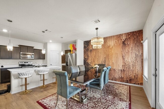 Photo - 205 FieldTrail Ln