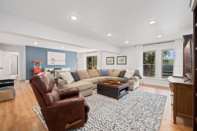 Building Photo - 1 Marykirk Ln Unit ID1221821P