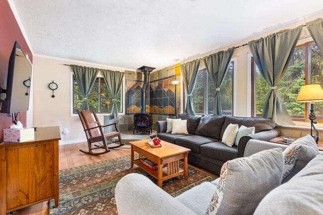 Building Photo - 513 Co Rd 672 Unit ID1387666P