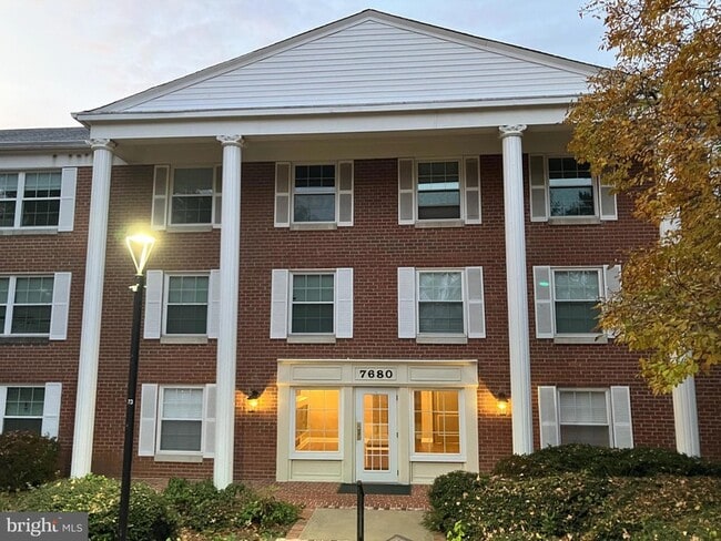 Building Photo - 7680 Tremayne Pl Unit 201