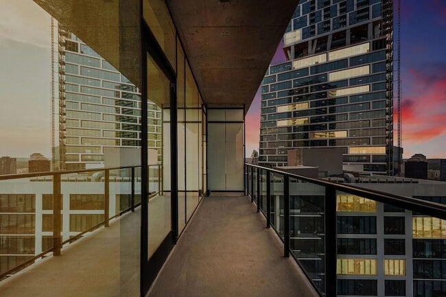 Building Photo - 610 Davis St Unit 3310