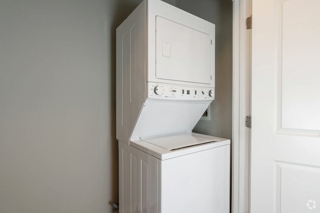 Studio - 509SF - In-Unit Laundry - Windsor Station