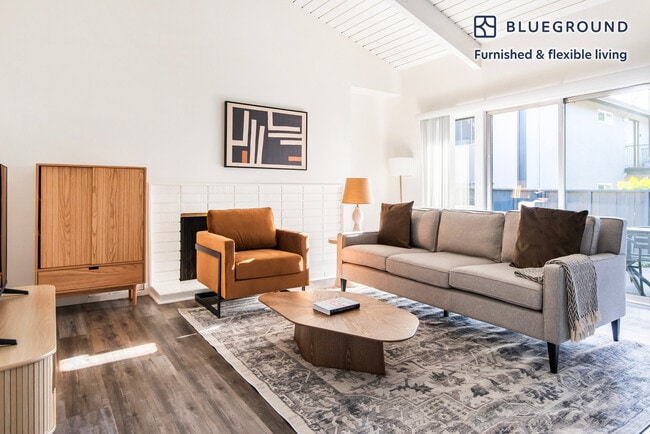 Building Photo - 801 Middlefield Rd Unit FL2-ID2094