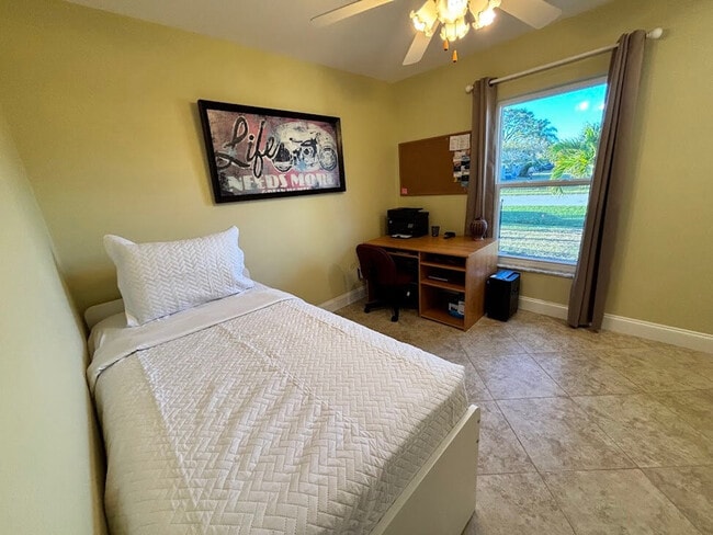 Photo - 583 SE Calmoso Dr Unit SI ID1586083P