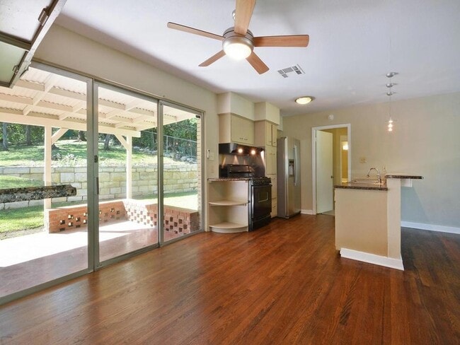 Photo - 401 Cherry Hill Dr