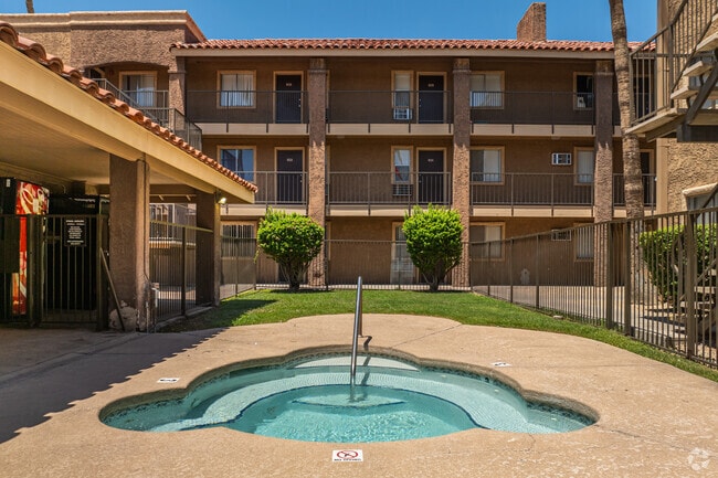 Pool - Tamarak Gardens Apartments