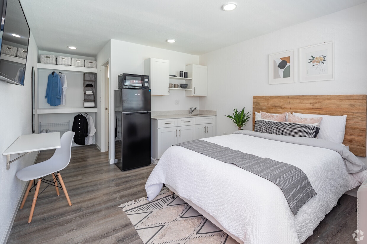 Floor Plan - Studio, 1 Bathroom