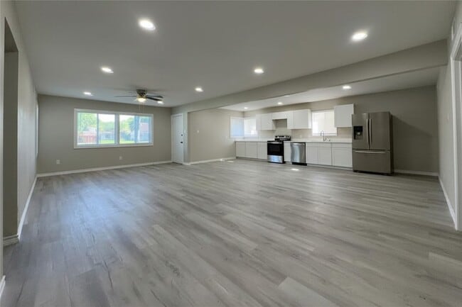 Photo - 2214 5th Ave N