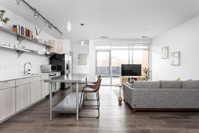 Photo - 747 N College Ave Unit ID1378238P