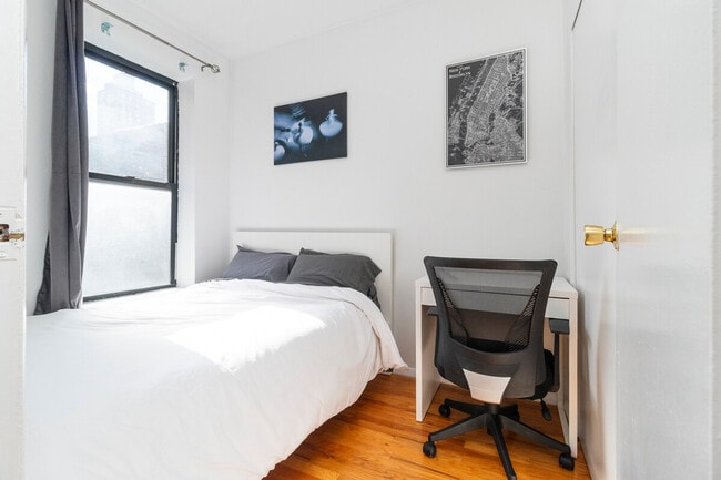 Photo - 319 E 95th St Unit SI ID1032029P