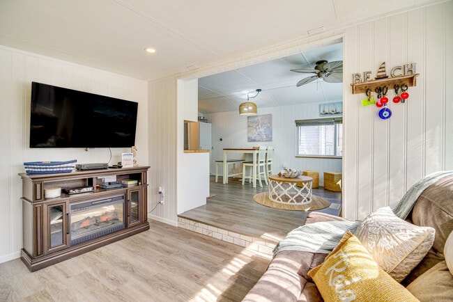 Building Photo - 1161 Nettles Blvd Unit SI ID1546132P