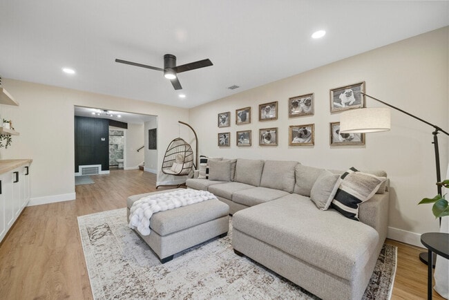 Photo - 20 Shadow Rock Dr Unit SI ID1590564P