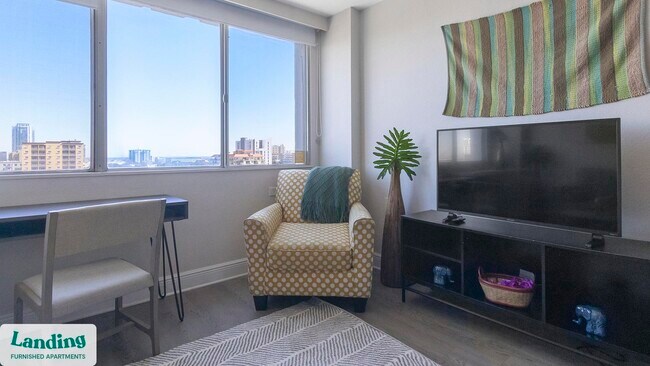 Photo - 305 Dr. M.L.K. Jr St S Unit 804.1403638