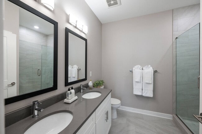 Photo - Claremont on the Square