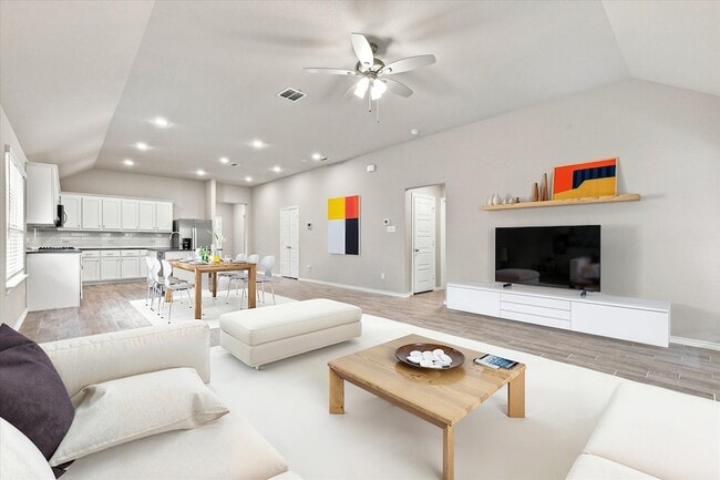Photo - 355 Freestall Dr