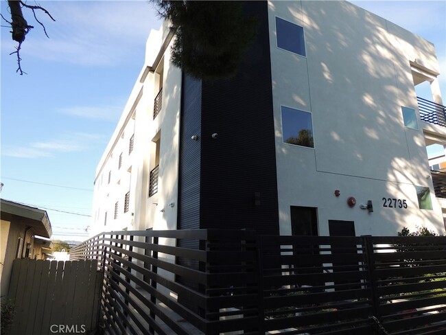 Photo - 22735 Del Valle St Unit 3