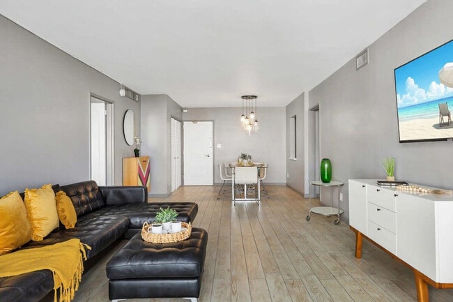 Photo - 5151 Collins Ave Unit SI ID1227341P